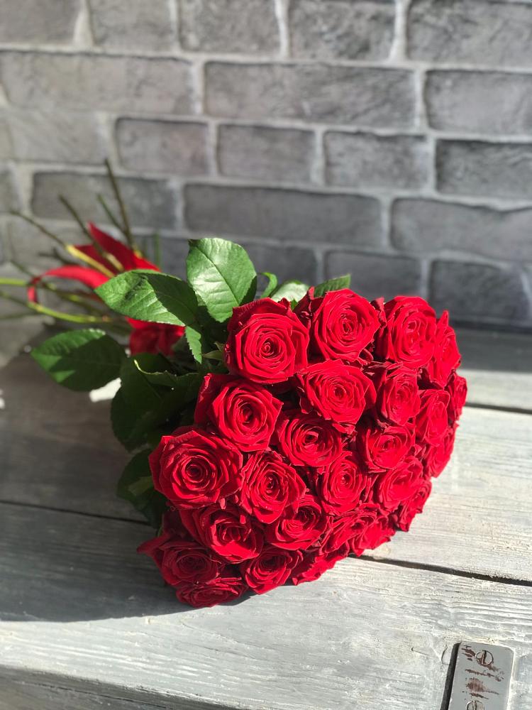 Букет Красные розы Фридом в Верхошижемье