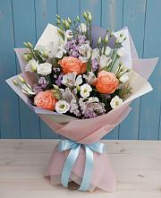 Букет цветов из:  Лизиантусы, Розы, Альстромерии и Гипсофила в Верхошижемье