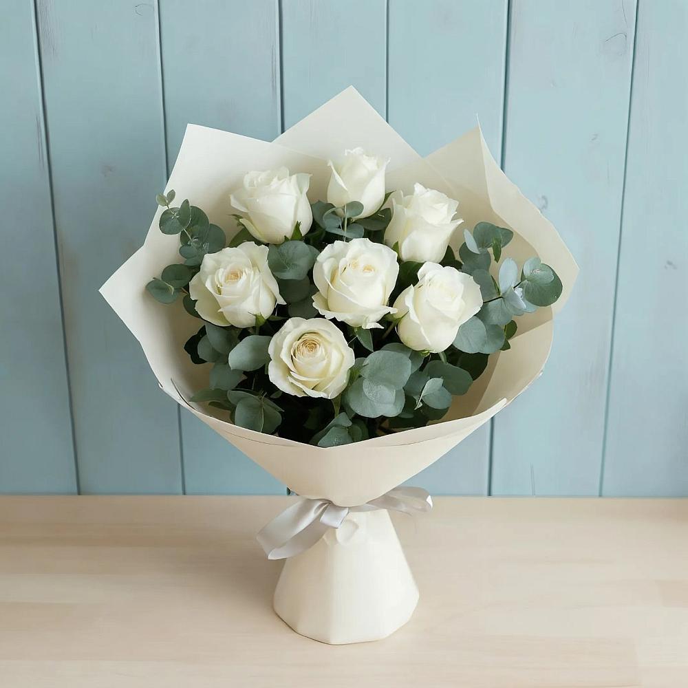 Букет Белые розы в Эвкалипте в Верхошижемье