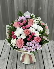 Букет цветов из:  Альстромерии, Гвоздики, Розы и Хризантемы в Верхошижемье