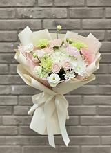 Букет цветов из:  Гвоздики, Розы, Лизиантусы и Хризантемы в Верхошижемье