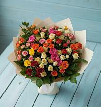 Букет Микс из разноцветных кустовых роз в Верхошижемье